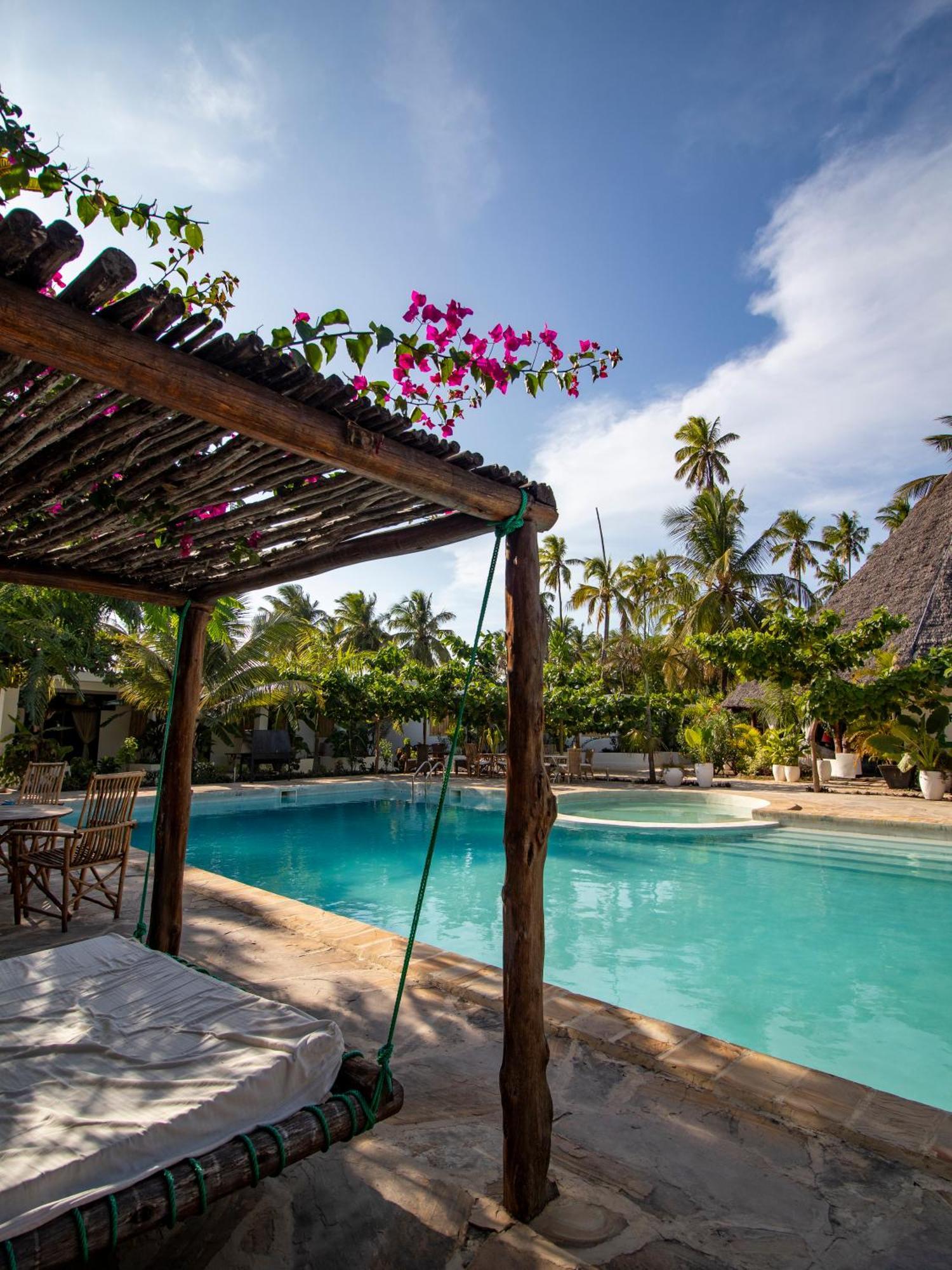 Tropical Boutique Hotel & Resto Пингу Экстерьер фото
